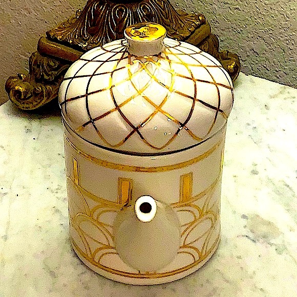 GRACES TEAWARE TEAPOT AND LID GOLD ARCHITECTURAL DESIGN PORCELAIN 4 CUPS NEW - Picture 6 of 8